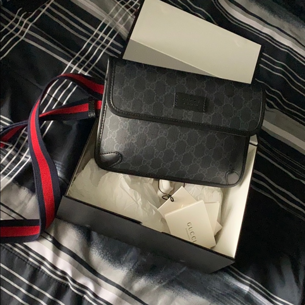 AUTHENTIC GUCCI side bag